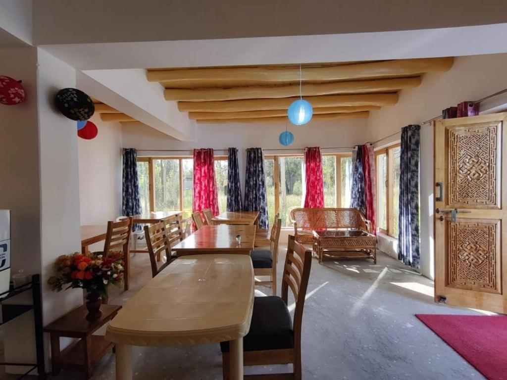Sernang Homestay Hundar Eksteriør billede