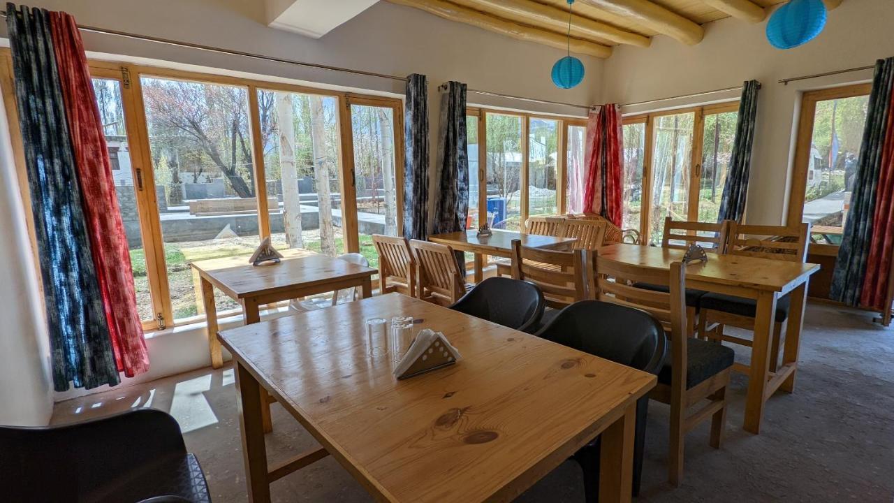 Sernang Homestay Hundar Eksteriør billede