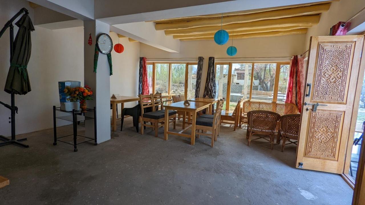 Sernang Homestay Hundar Eksteriør billede